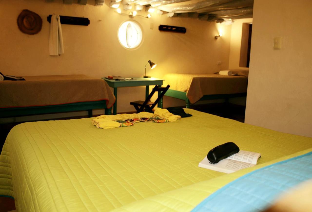 Hostel Candelaria Valladolid  Extérieur photo