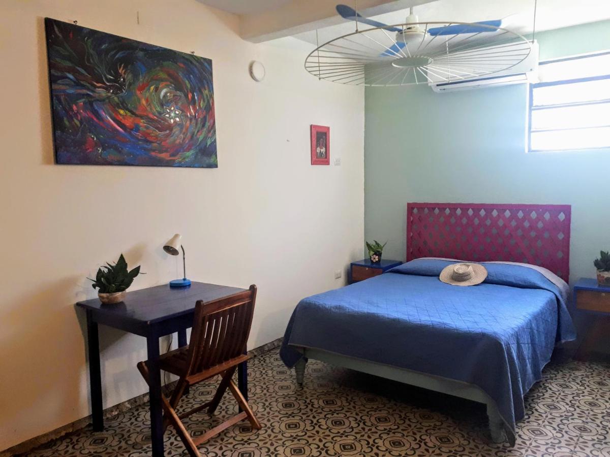 Hostel Candelaria Valladolid  Extérieur photo