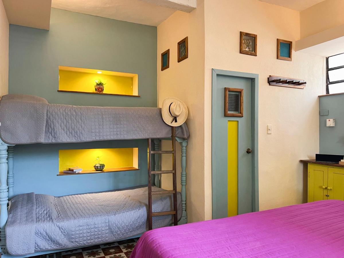 Hostel Candelaria Valladolid  Extérieur photo