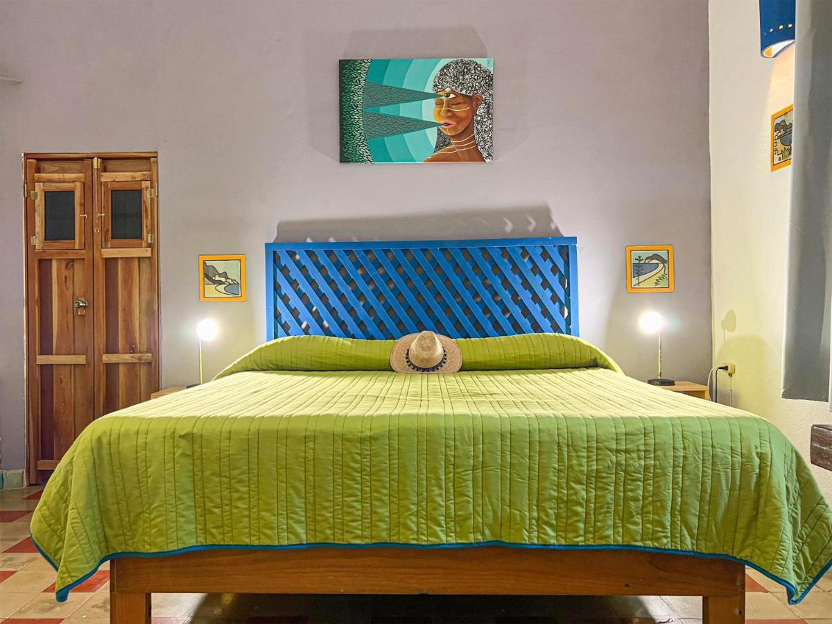 Hostel Candelaria Valladolid  Extérieur photo