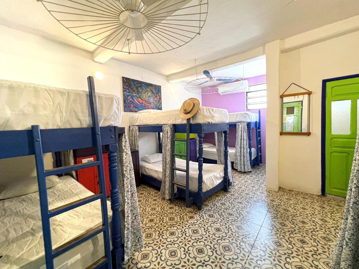 Hostel Candelaria Valladolid  Extérieur photo