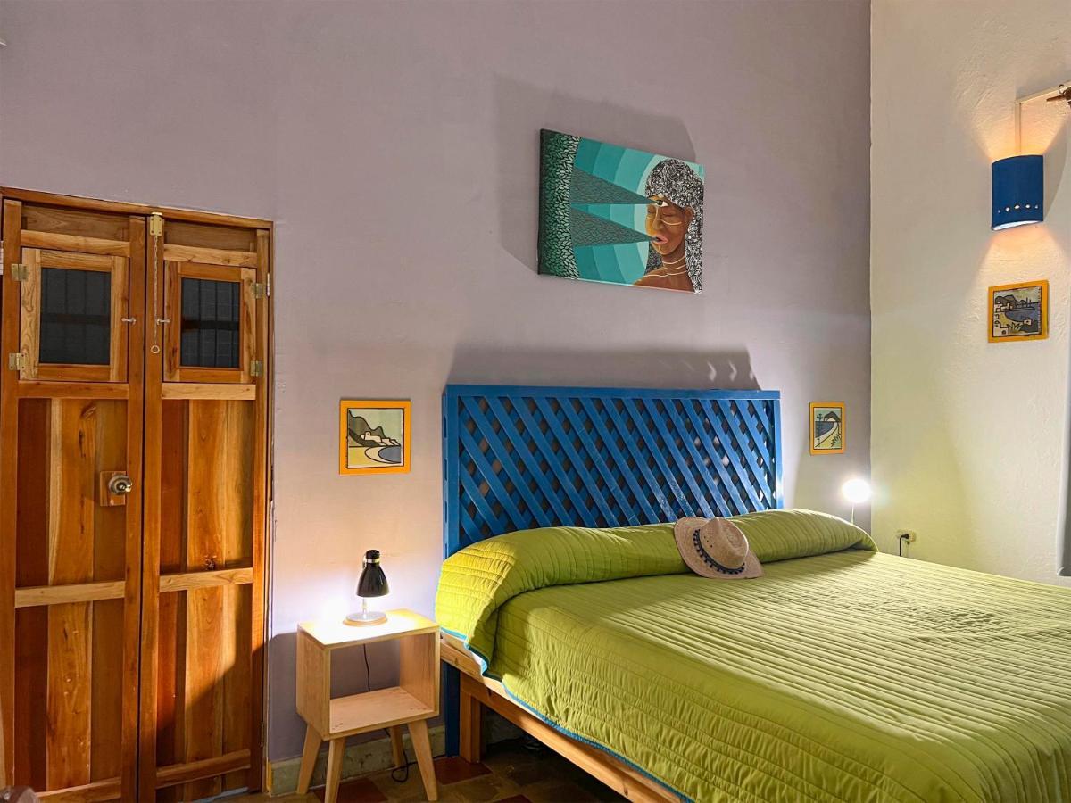 Hostel Candelaria Valladolid  Extérieur photo