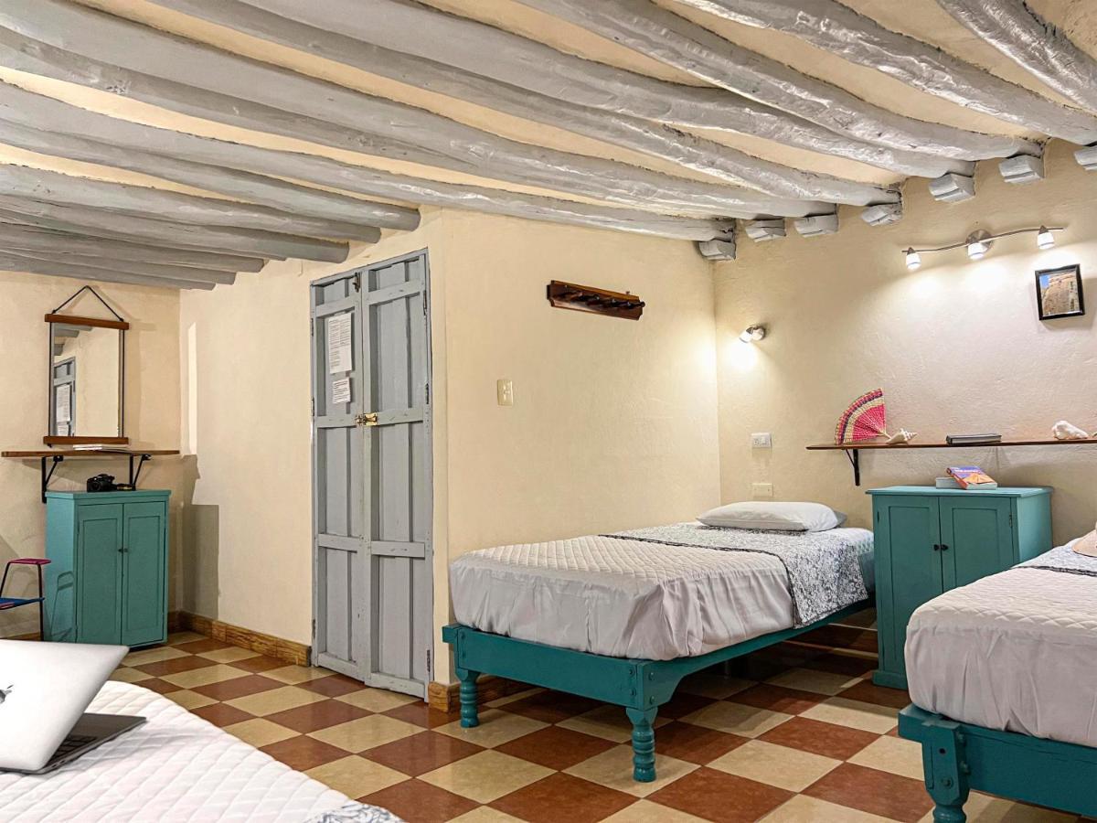 Hostel Candelaria Valladolid  Extérieur photo