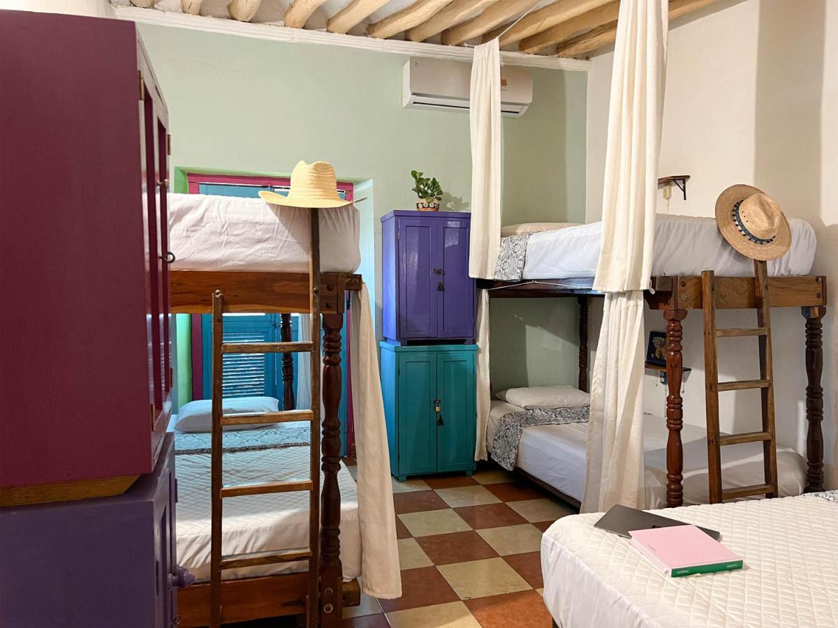 Hostel Candelaria Valladolid  Extérieur photo