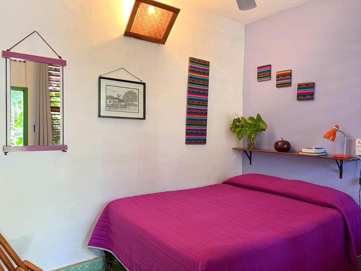 Hostel Candelaria Valladolid  Extérieur photo