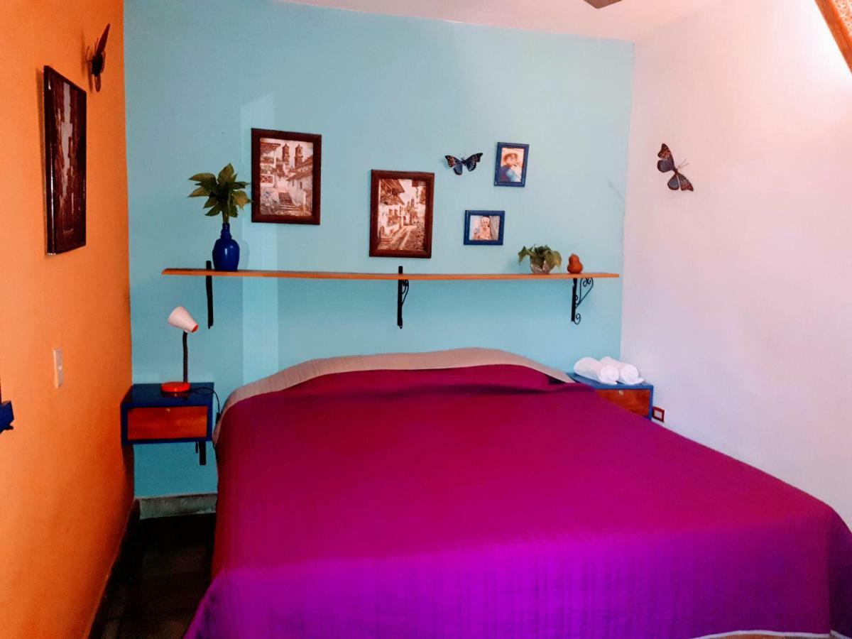 Hostel Candelaria Valladolid  Extérieur photo